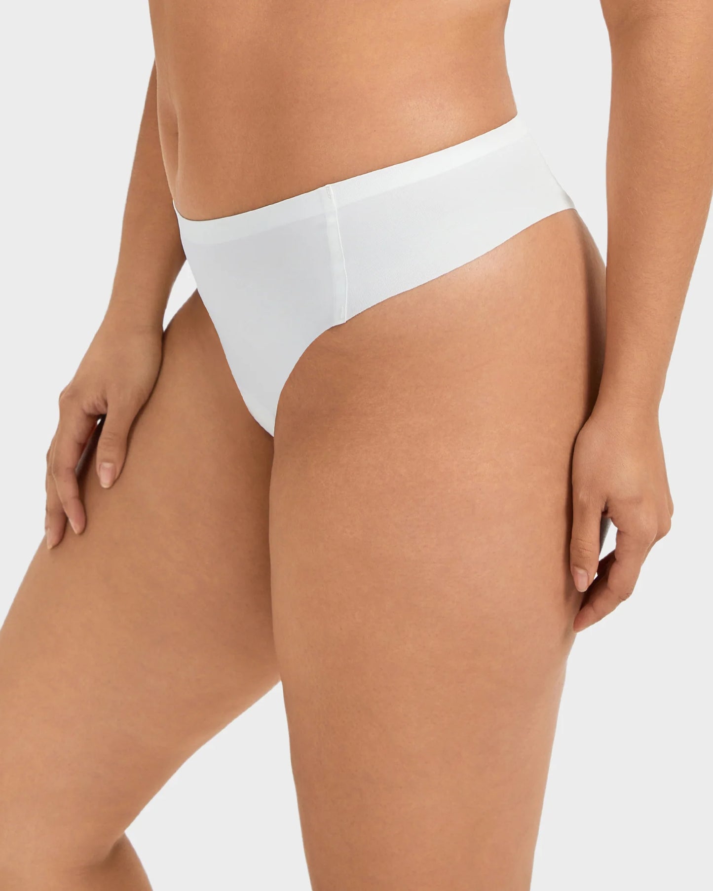 Seamless Camel Toe Cover Thong